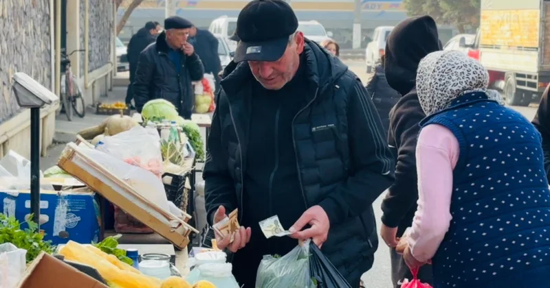 Həm satıcı razıdır, həm də alıcı: Ucarda bayram yarmarkası açılıb
