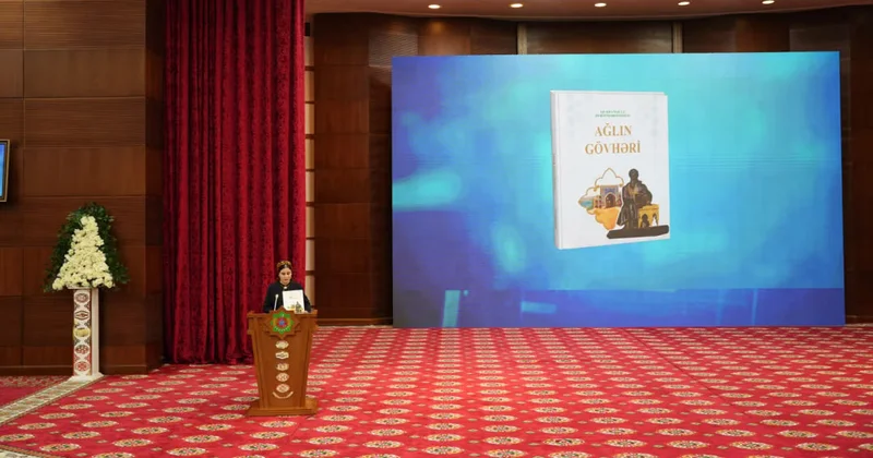 В Ашхабаде представили книгу Гурбангулы Бердымухамедова на азербайджанском языке Minval Politika