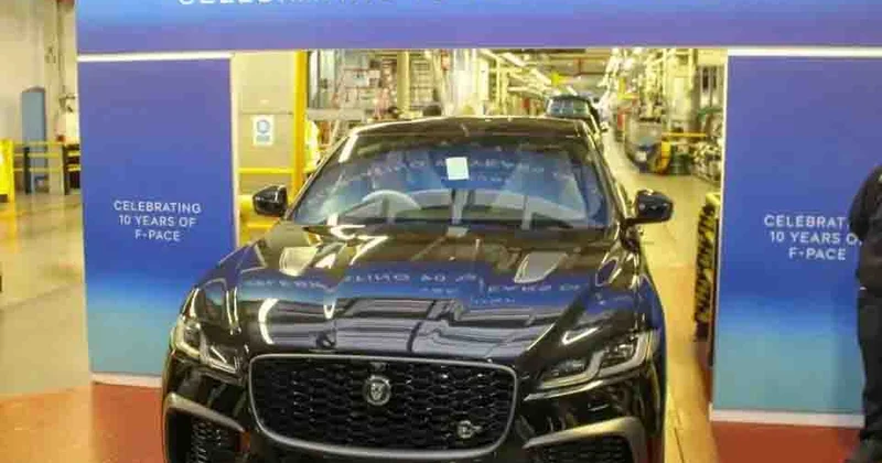 Jaguar şirkəti benzinlə işləyən sonuncu avtomobilini təqdim etdi