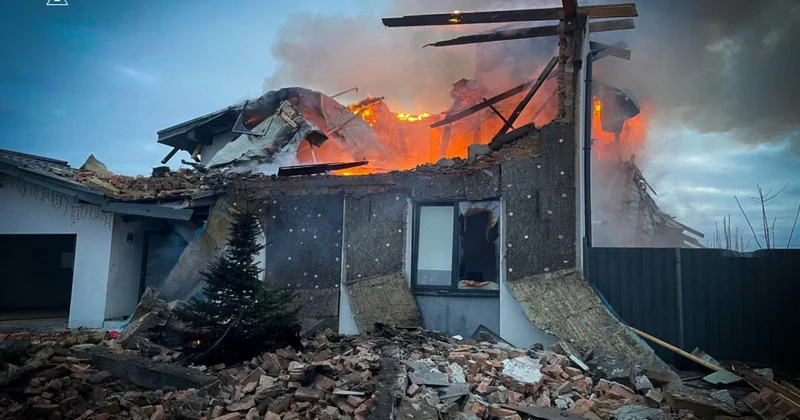 Zelenski: Rusiya Ukraynanın 13 vilayətinə 30 raket və 650 dronla zərbələr endirib