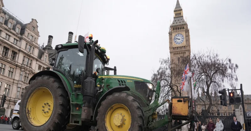 Britaniya hökuməti etirazlardan sonra fermerlər üçün vergi qaydalarını yumşaldıb