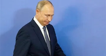 Putinin boyu yenə də “böyüdü”..?