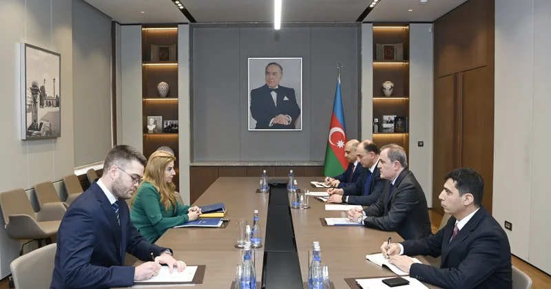 Azərbaycan ilə Yunanıstan arasında ikitərəfli və çoxtərəfli əməkdaşlığın mövcud vəziyyəti ətrafında fikir mübadiləsi aparılıb