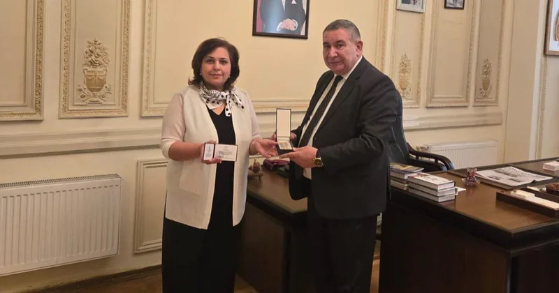 Səhiyyə Nazirliynin şöbə müdiri medalla təltif olundu