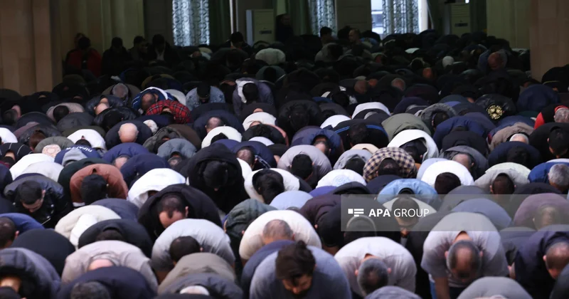 Din Xadimlərinin II Forumunun iştirakçıları Bakıda vəhdət namazı qılıb