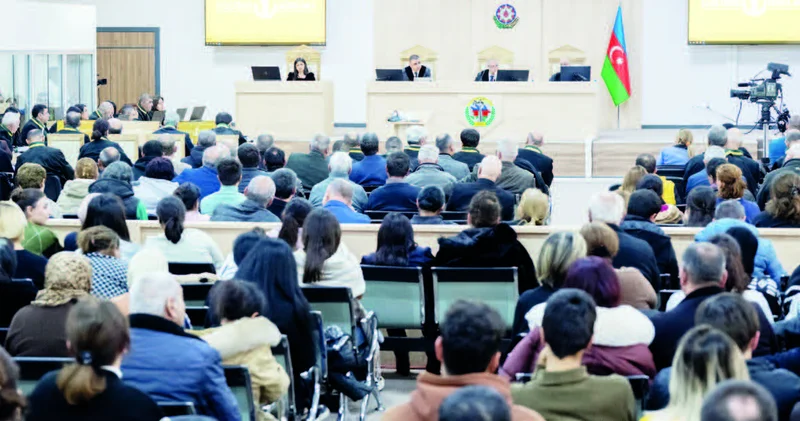 Təqsirləndirilən şəxslər dövlət ittihamlarından yan keçməyə çalışıblar