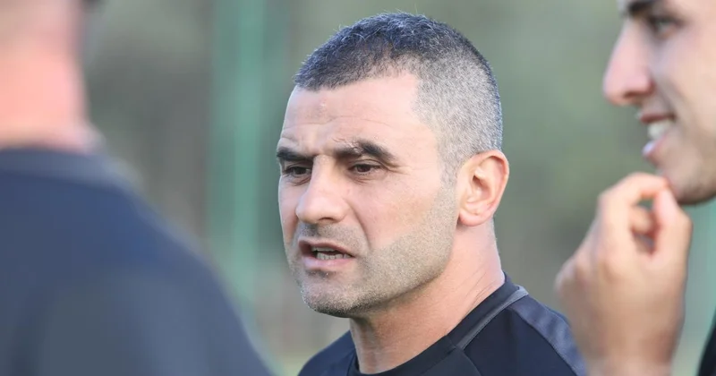 Füzuli Məmmədov yaydakı transferlərə görə çətin vəziyyətə düşüb