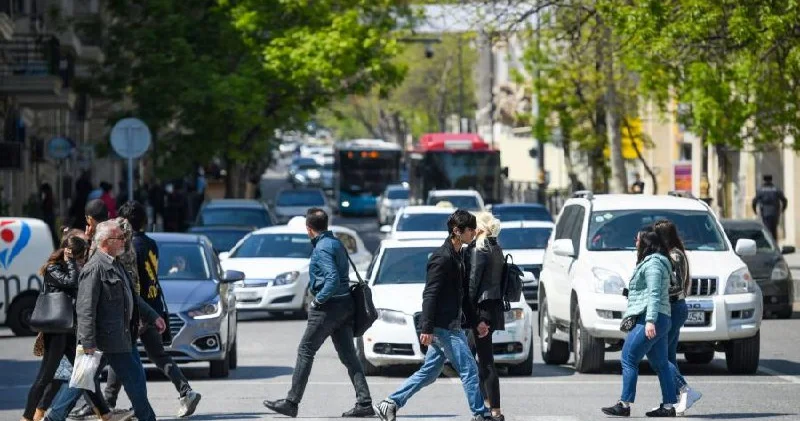 Piyada keçidlərində diqqətsizlik ağır nəticələrə səbəb olur