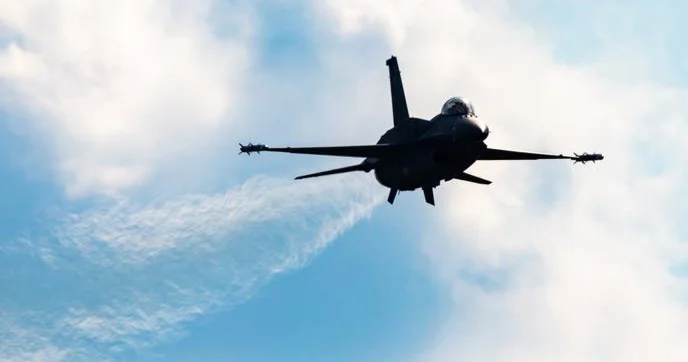 Polşa qırıcılarını havaya qaldırdı