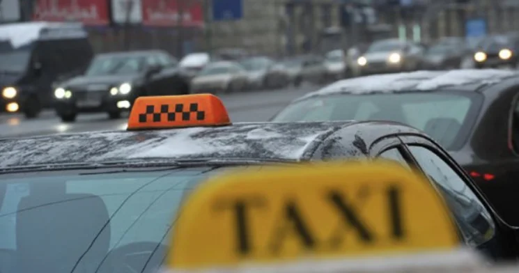 Установлен дедлайн для водителей такси Minval Politika