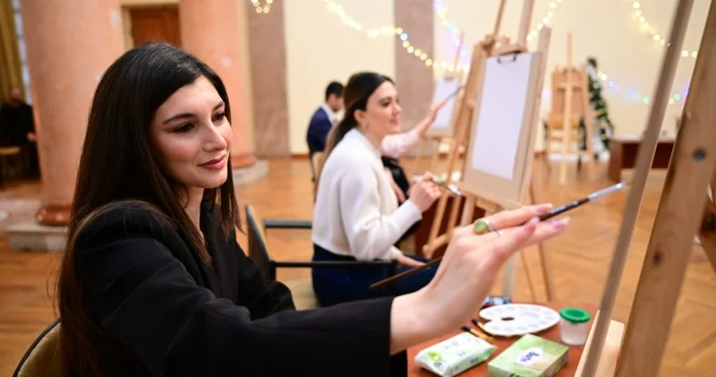 Muzey Mərkəzində təsviri sənət üzrə “Milli motivlər” adlı ustad dərsi keçirilib FOTOLAR