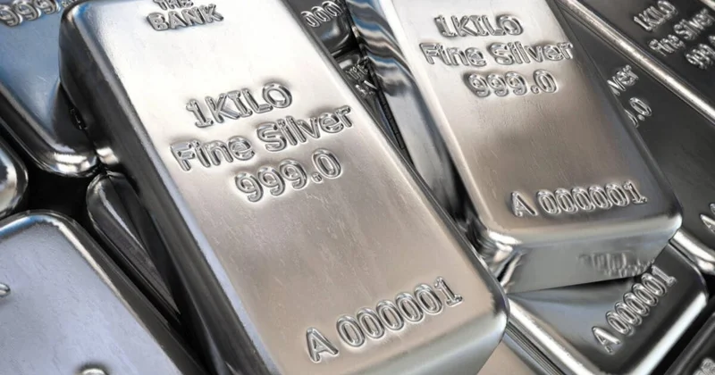 Gümüşün qiyməti 70 dollar həddini keçdi