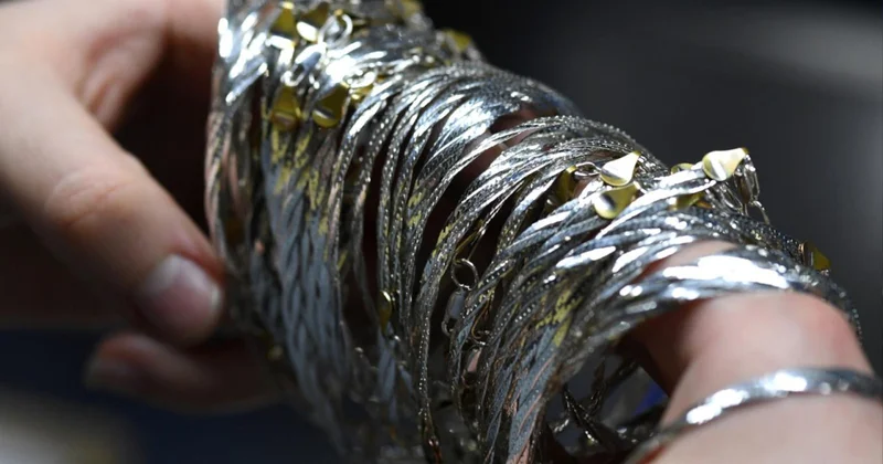 Gümüş bahalaşdı