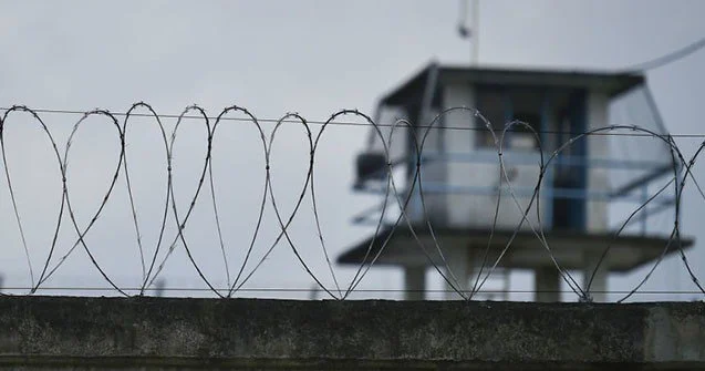 Liseyin sabiq direktoru həbsdə vəfat etdi