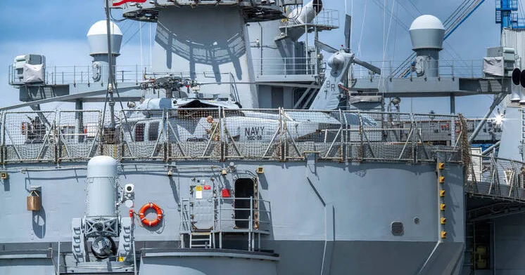 Sakit okeanda daha bir gəmi vuruldu