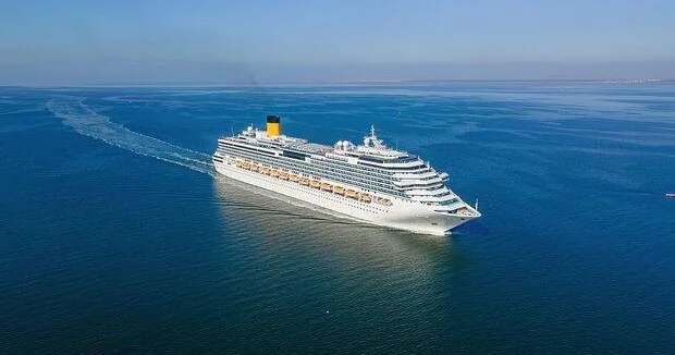 Туристка не выжила при столкновении двух кораблей в арабской стране