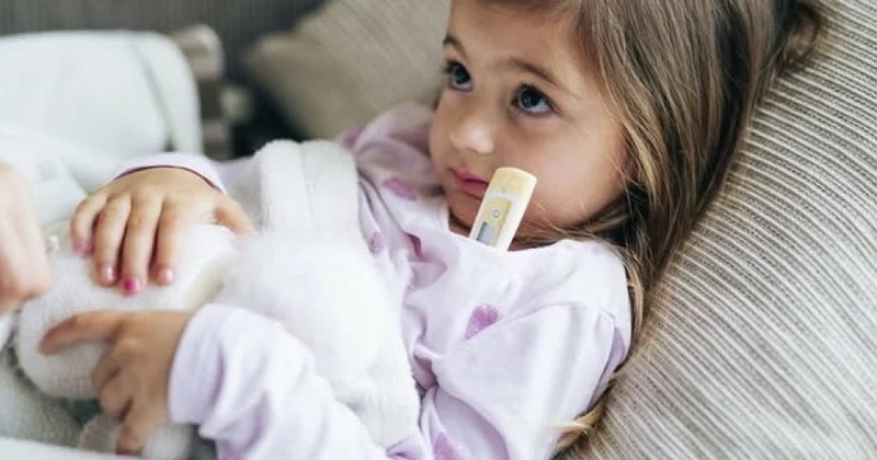 Hərarət, halsızlıq, tənəffüs çətinliyi: “Məktəb və bağçaya gedən uşaqlarda…”