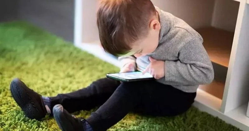 COVİD19 dan sonra uşaqların ekran asılılığı artıb ISESKO