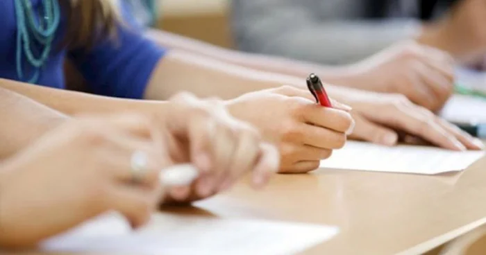 Müəllimlərin işə qəbulu ilə bağlı müsabiqə pullu olacaq