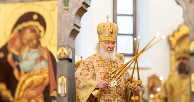 “Yarım əsr günah içində: Moskva patriarxı Kirill uzun illərdir qadınla nikahsız yaşayır“ “The New York Times“