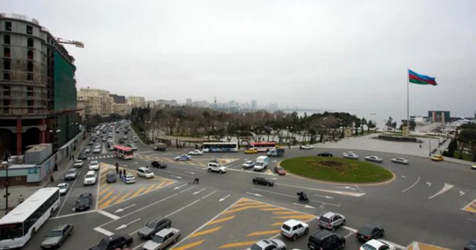 Dairəvi hərəkətdə yol üstünlüyü kimindir? Yol polisindən RƏSMİ AÇIQLAMA VİDEO