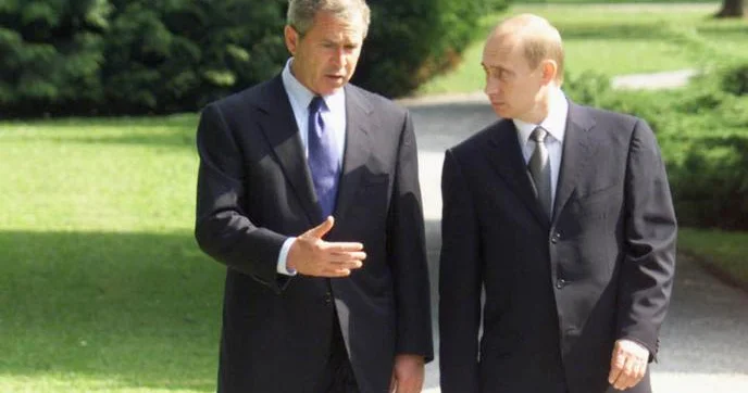 2001 ci ildə Buş Putinə Rusiyanın Qərbin bir hissəsi olduğunu deyib