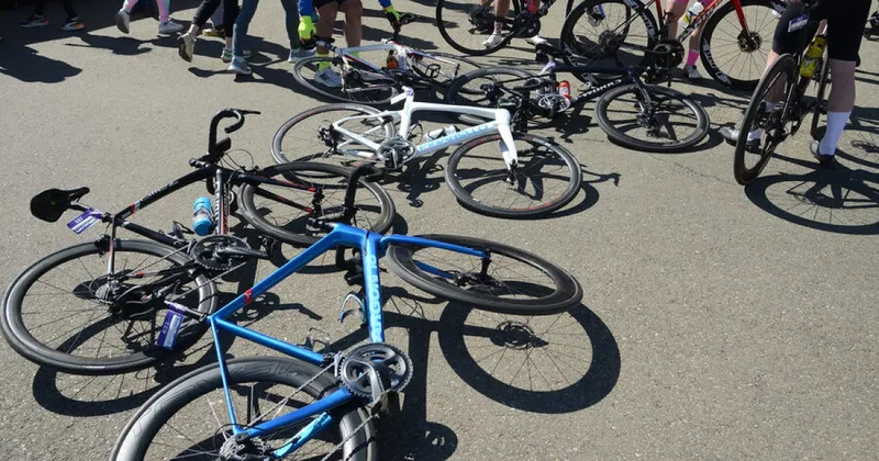 В Италии обстреляли велогонщиков