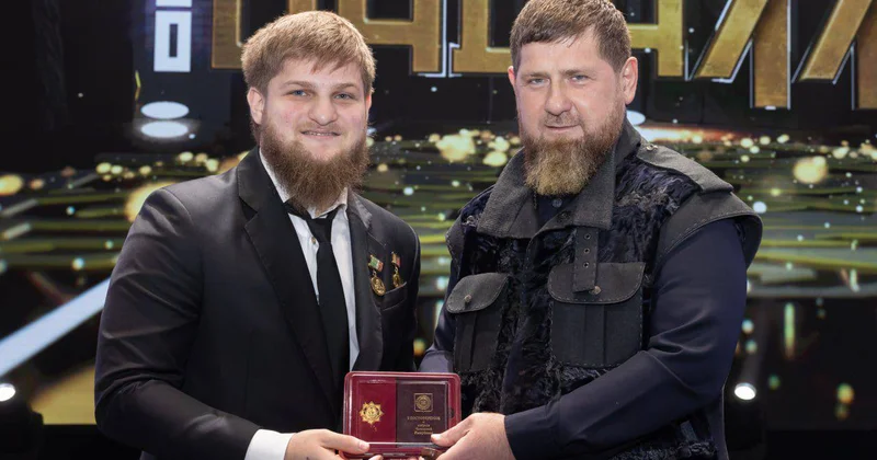 Рамзан Кадыров вручил сыну медаль памяти своего отца Minval Politika