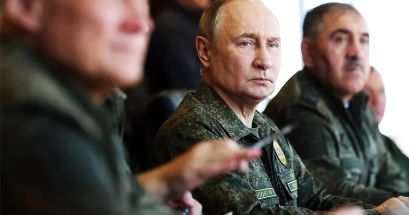 Generalları Putini necə aldadıb, onu qələbəyə inandırırlar? FT
