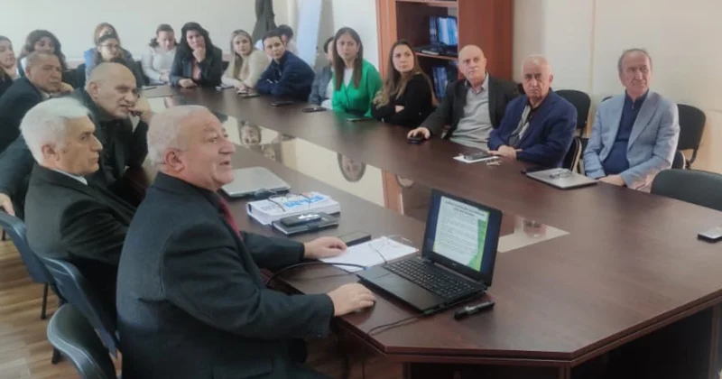 Coğrafiya İnstitutunun elmi seminarında yaşıl iqtisadiyyata dair məruzə dinlənilib