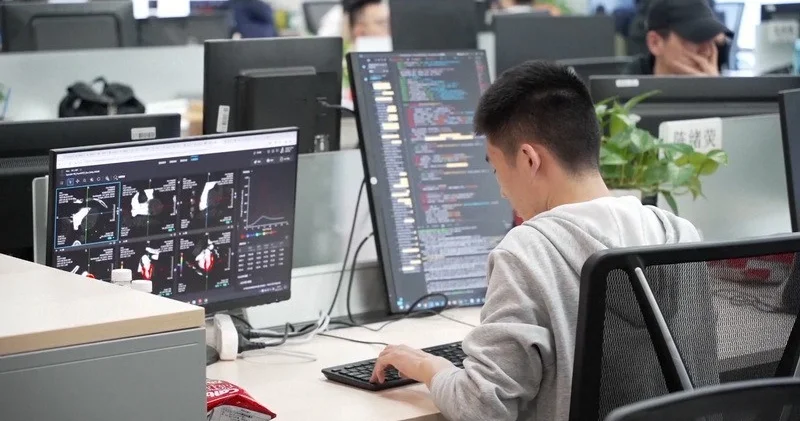 В Китае представили самую мощную ИИ модель для программирования