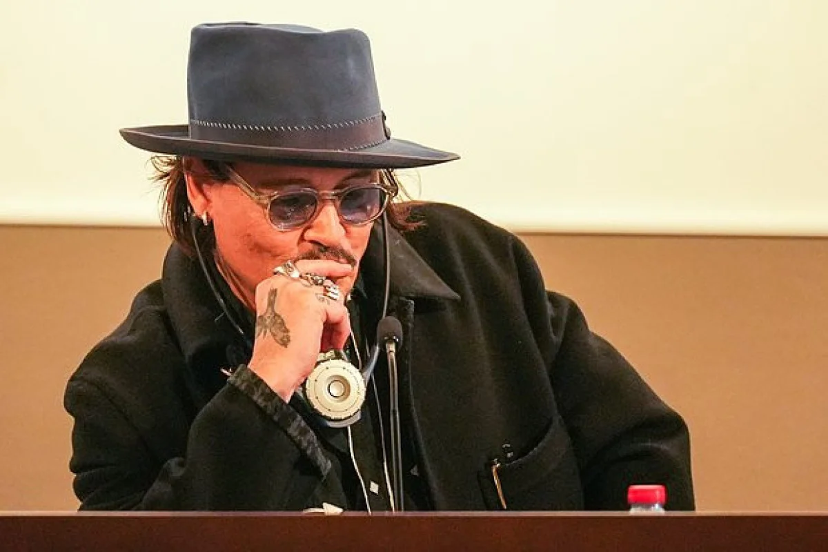 Conni Depp tamaşaçılara müraciət etdi