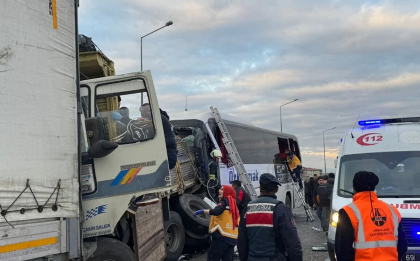 В Турции из за цепной аварии три человека погибли Зеркало.az