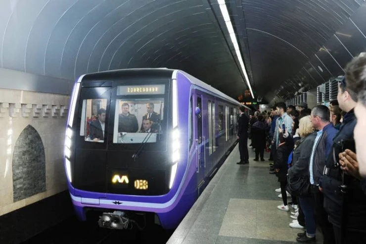 Bakı metrosunda 400 ə yaxın adam cərimələndi