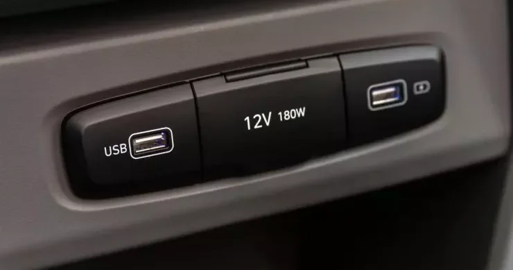 Bu kiçik cihazı heç vaxt avtomobilin USB portuna qoşmayın