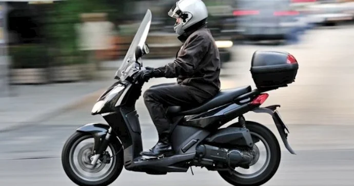 “Moped və motosikletlə oyuncaq kimi davrandıqları üçün qəzalar artır” EKSPERT