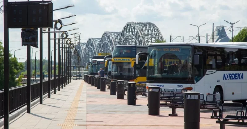 Латвия прекращает автобусное сообщение с Беларусью