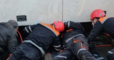 Lənkəranda avtobus onu təmir edən kişinin üstünə aşdı FOTO