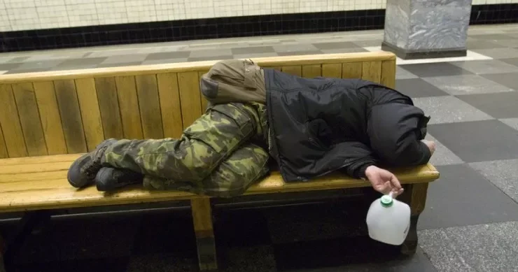 “Bomj” ona ürəyi yanan kişini peşman etdi