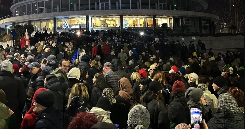 Сотни человек в Тбилиси вышли на акцию против реформы образования