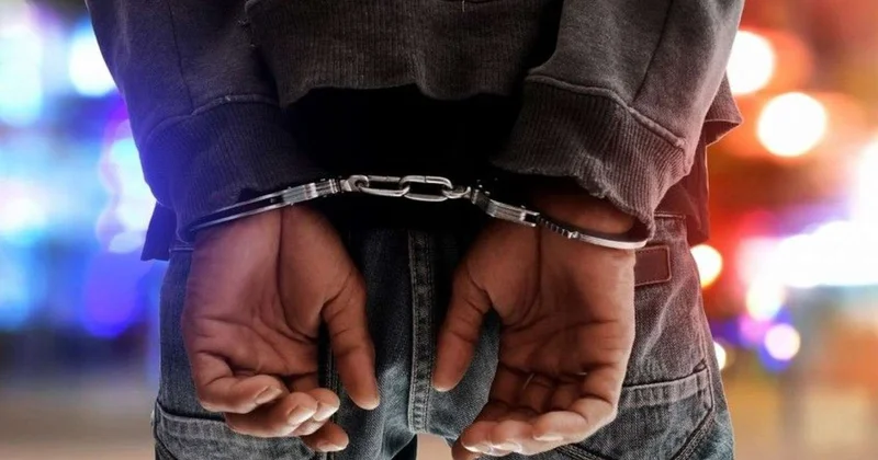 Mağazadan 7 min manat oğurladı Həbs olundu