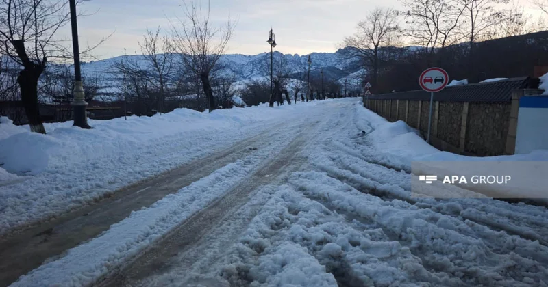 Yolların buz bağlaması Lerikin kəndlərinə gedişi çətinləşdirib FOTO