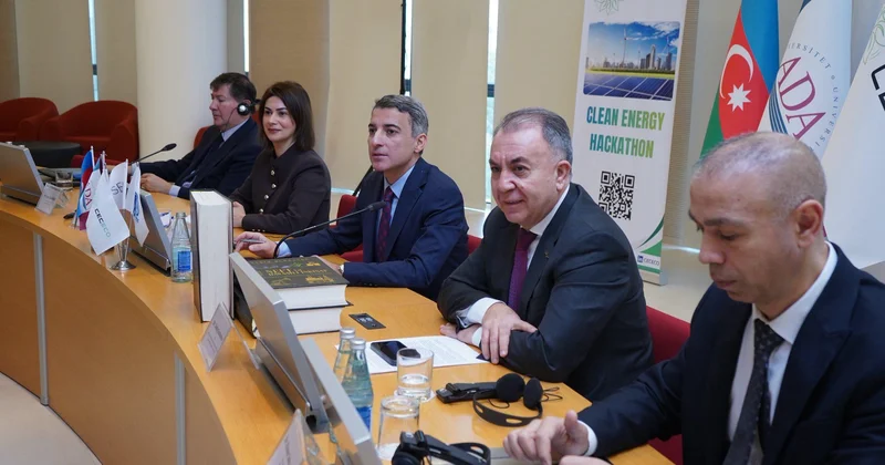 Komitə sədrinin kitabının təqdimatı olub FOTOLAR