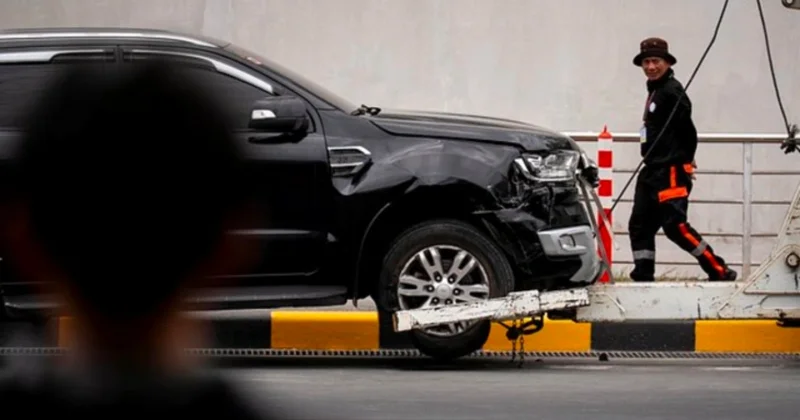 Автомобиль врезался во въезд аэропорта Детройта, пострадали 6 человек