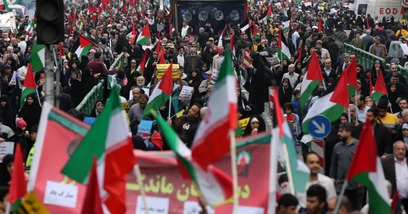 Tehran küçələrində qan gölü