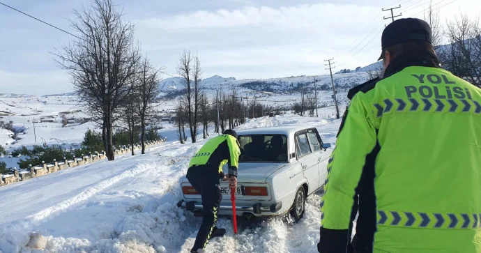 Lerikdə polis gücləndirilmiş rejimdə fəaliyyət göstərir Şaxtalı hava şəraiti ilə əlaqədar FOTOLAR