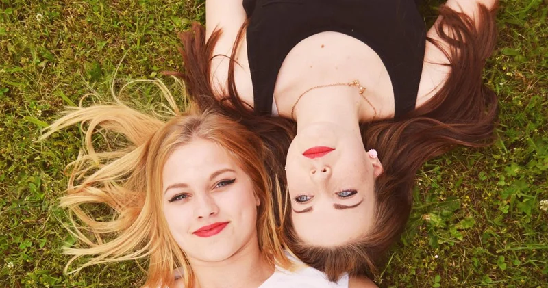 Vidalaşma vaxtı çatıb: Dostluğun bitdiyini göstərən 13 əlamət