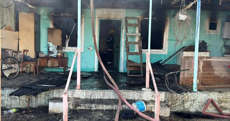 Novxanıda fərdi ev yandı