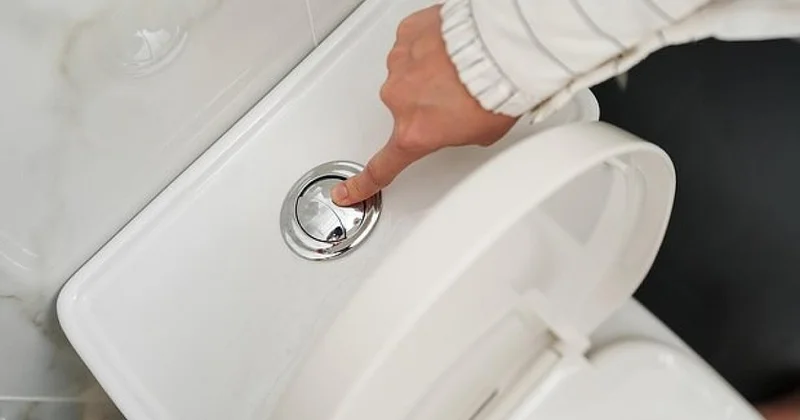 Oturaraq və ya ayaq üstə? Həkim prostat xərçəngi riskinə aydınlıq gətirdi