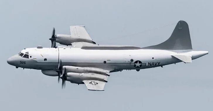 Разведсамолёт ВМС США выполняет миссии над Персидским заливом у берегов Ирана